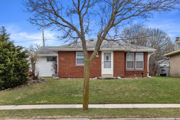 $299,900 | 1511 West Klein Avenue, Milwaukee, WI 53221