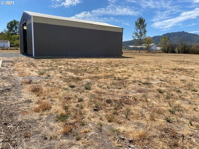 2690 Stoltz Hill Road Lebanon, OR 97355 - Photo 12 of 14 Gallery Image 12