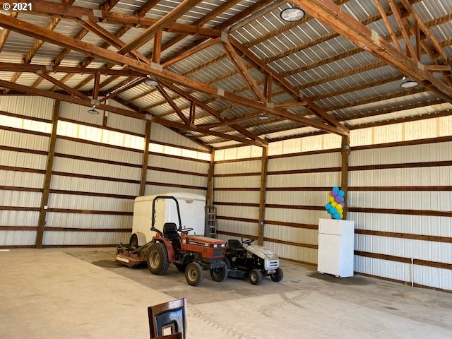 2690 Stoltz Hill Road Lebanon, OR 97355 - Photo 9 of 14 Gallery Image 9