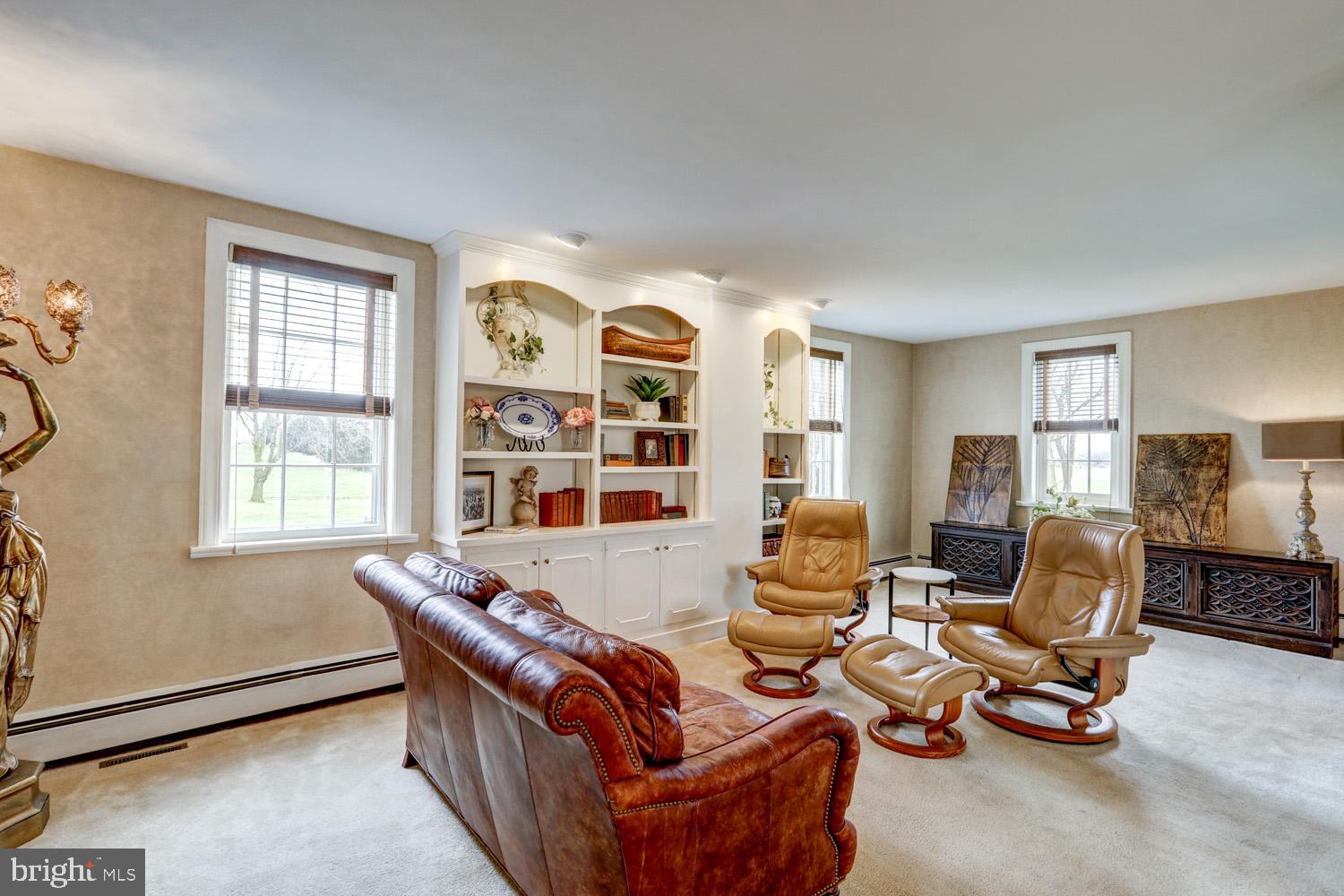 871 Bossler Road Elizabethtown, PA 17022 - Photo 19 of 80 Living Room