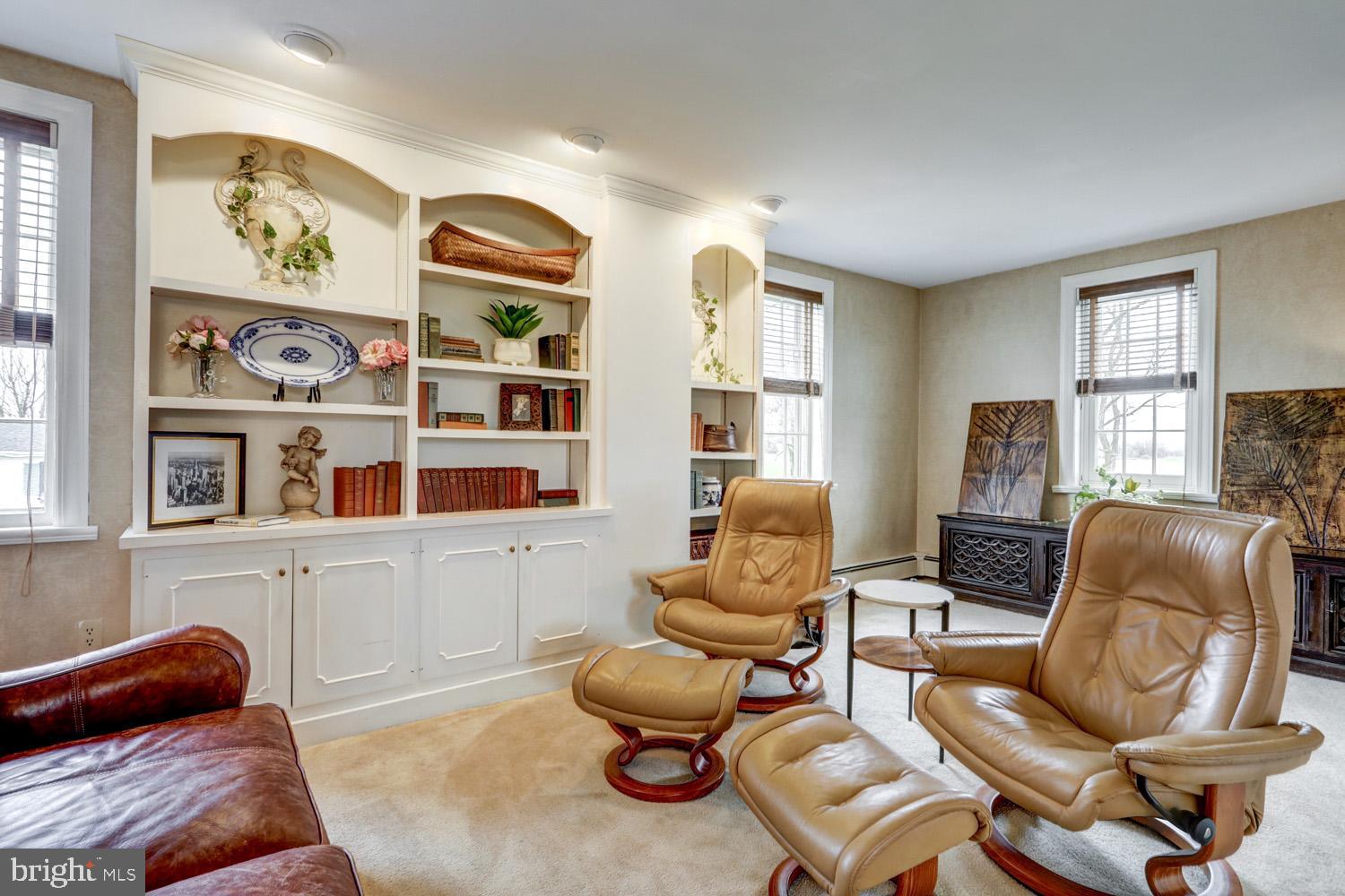 871 Bossler Road Elizabethtown, PA 17022 - Photo 20 of 80 Living Room with Built-ins