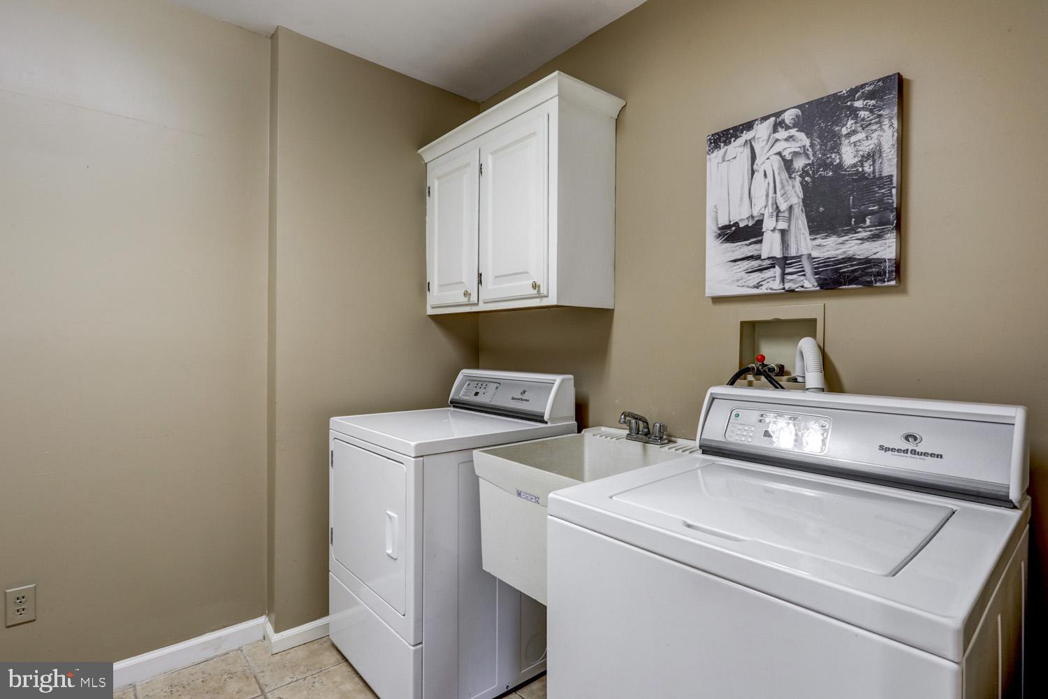 871 Bossler Road Elizabethtown, PA 17022 - Photo 44 of 80 Laundry Room