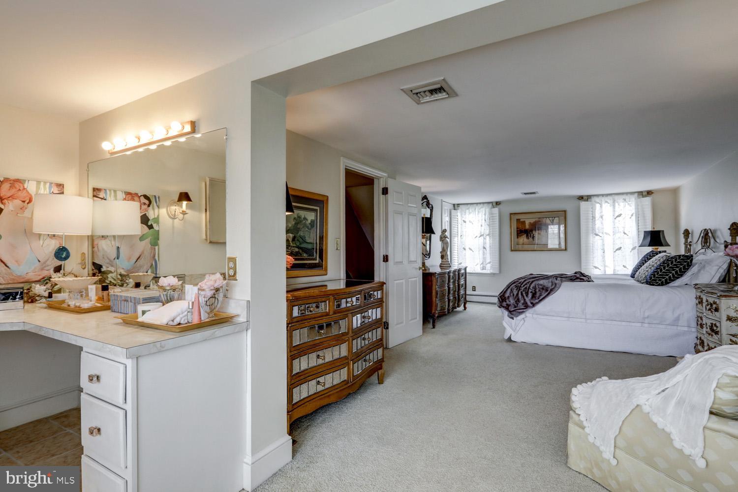 871 Bossler Road Elizabethtown, PA 17022 - Photo 48 of 80 Large Primary Suite
