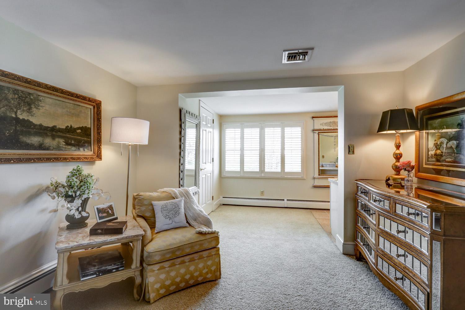 871 Bossler Road Elizabethtown, PA 17022 - Photo 51 of 80 Sitting Area