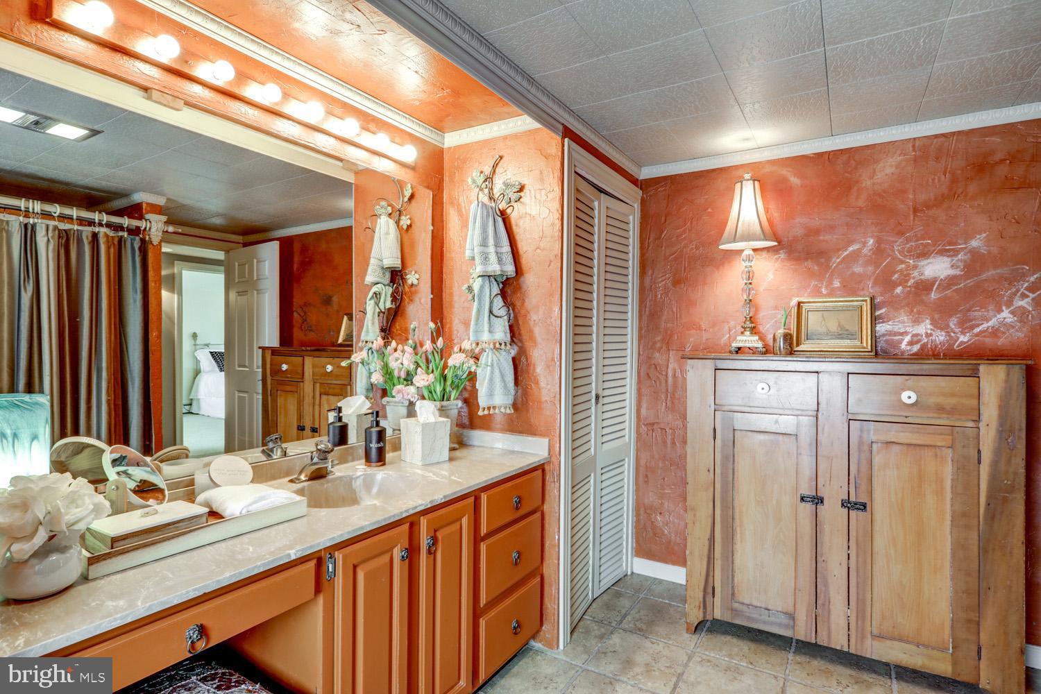 871 Bossler Road Elizabethtown, PA 17022 - Photo 55 of 80 Large full bath