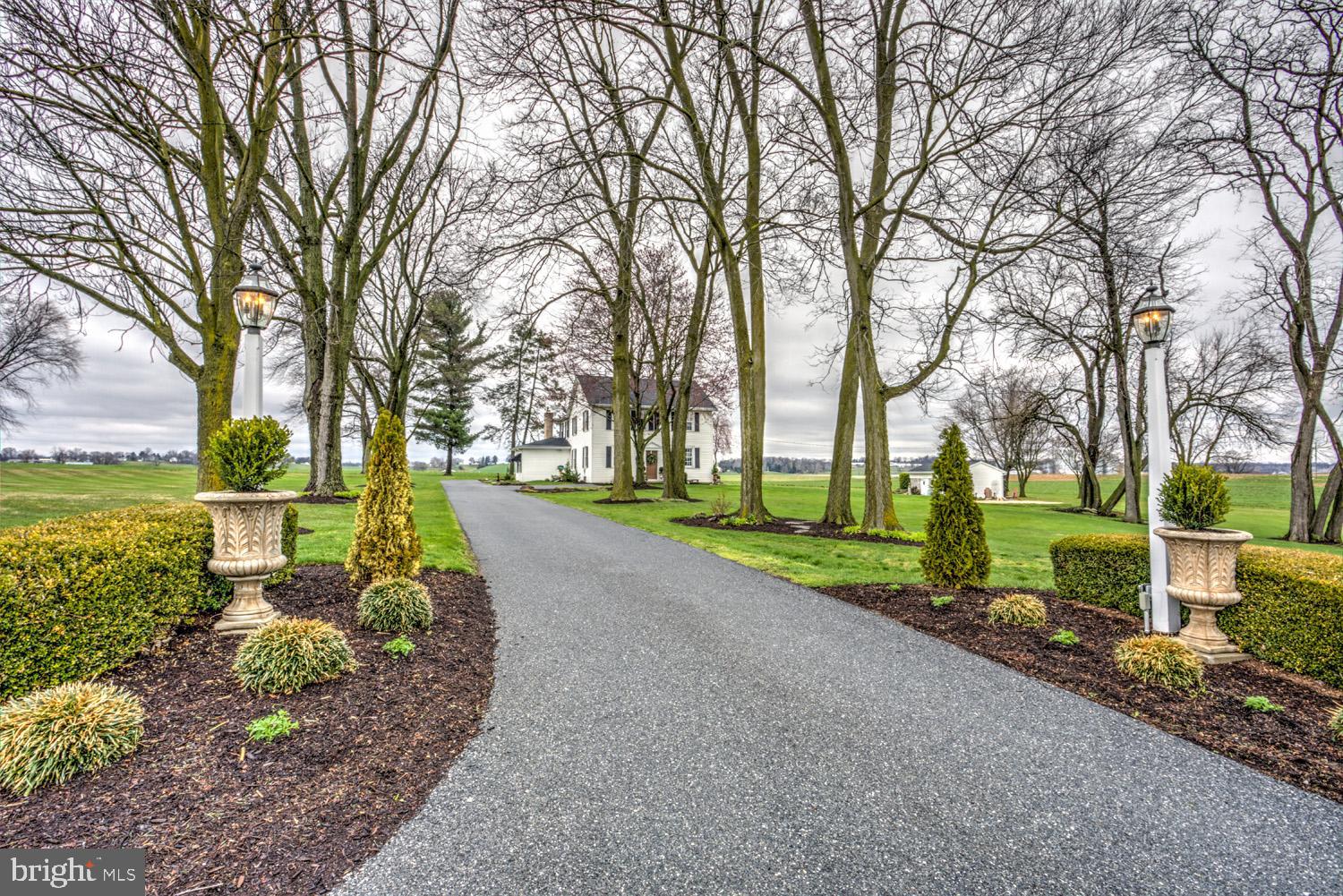 871 Bossler Road Elizabethtown, PA 17022 - Photo 6 of 80 Long driveway to house