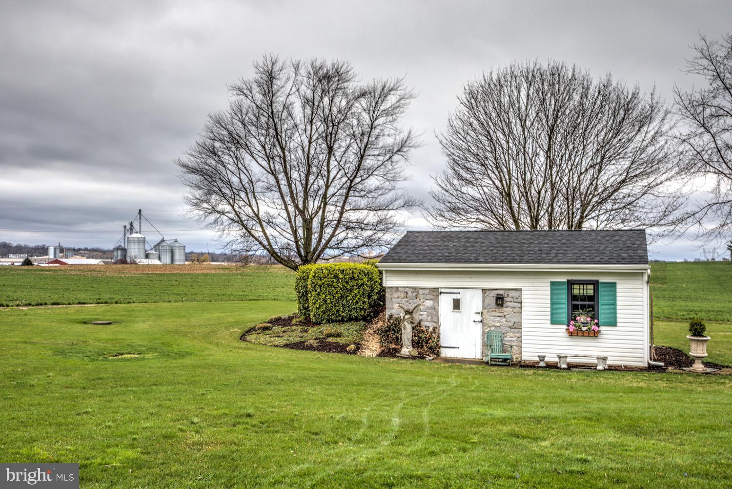 871 Bossler Road Elizabethtown, PA 17022 - Photo 66 of 80 Garage for storage
