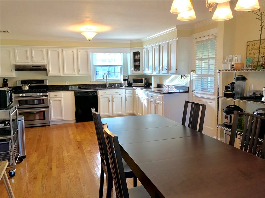 309 Spring Green Road Warwick, RI 02888 - Photo 9 of 31 Gallery Image 9