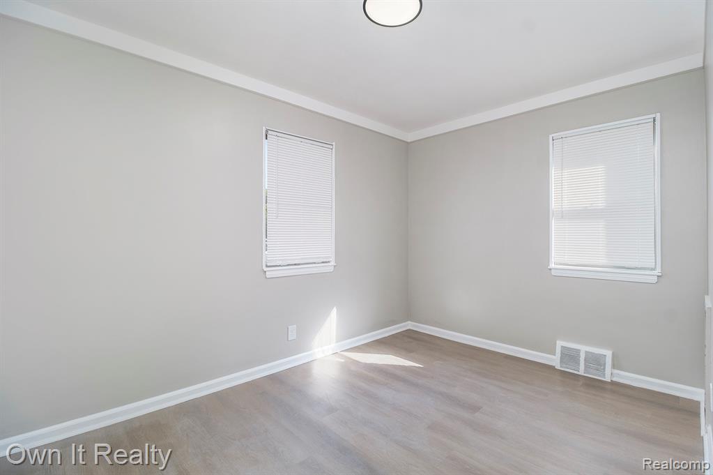 11662 Chatham Redford, MI 48239 - Photo 15 of 26