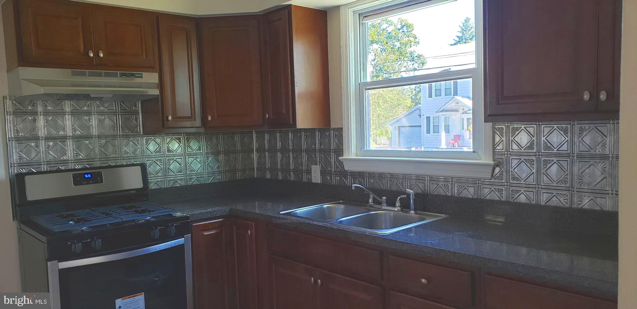 42 Jackson Road Berlin, NJ 08009 - Photo 6 of 19 Gallery Image 6
