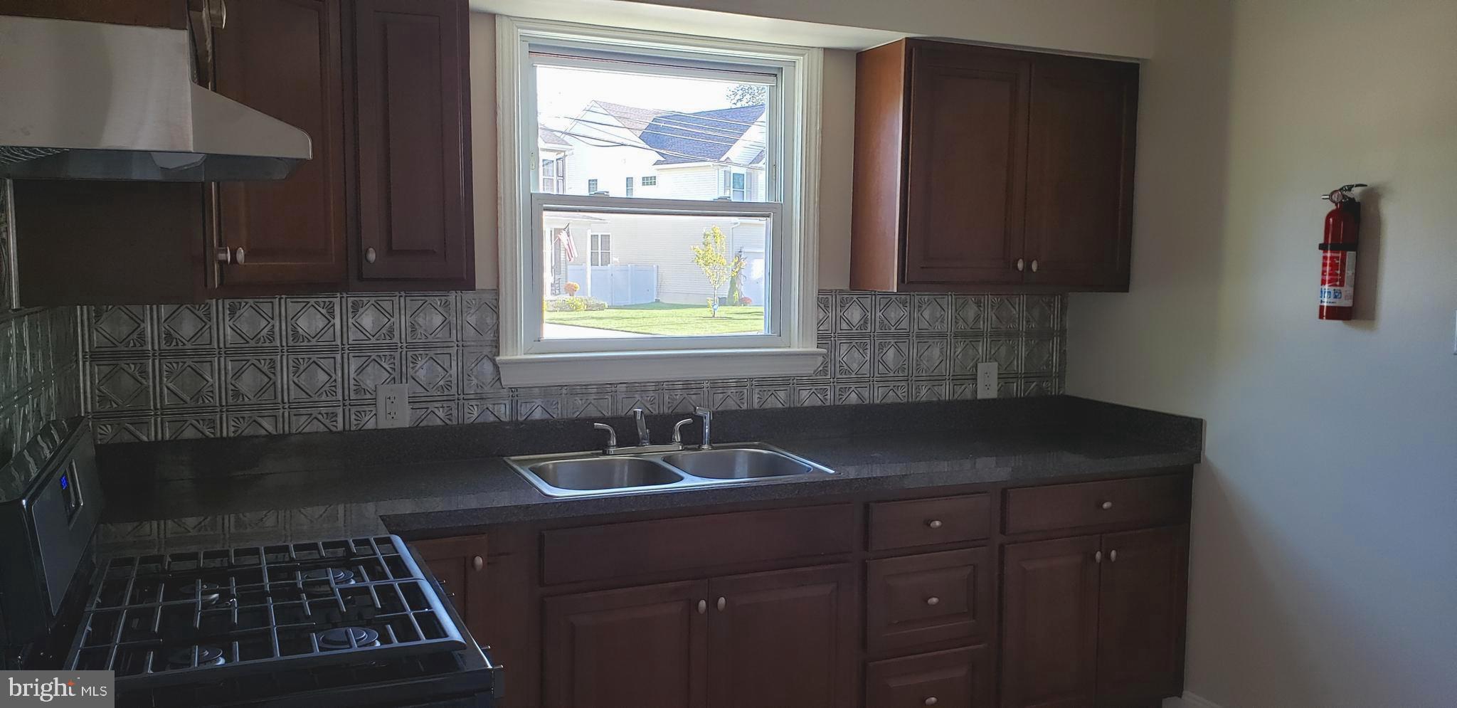 42 Jackson Road Berlin, NJ 08009 - Photo 7 of 19 Gallery Image 7