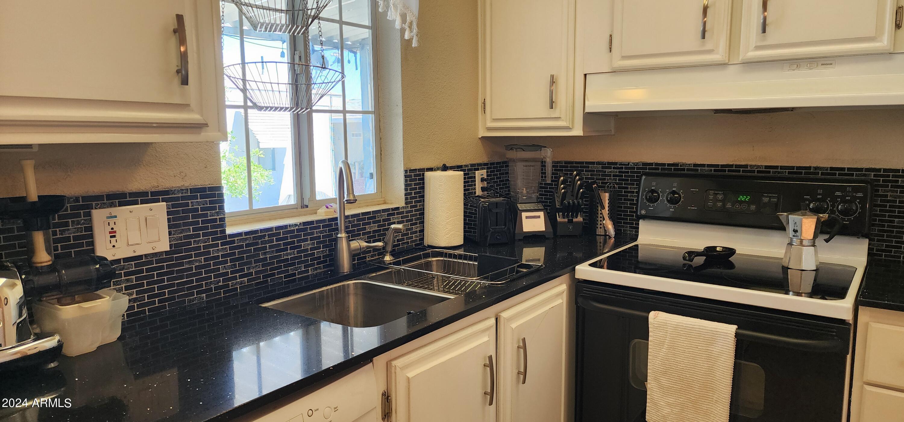 2233 East Behrend Drive, Unit 41 Phoenix, AZ 85024 - Photo 21 of 70