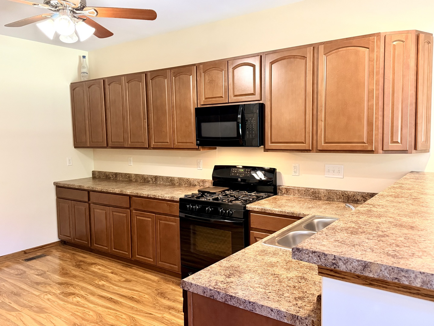 1354 Ridge Drive Sycamore, IL 60178 - Photo 10 of 38