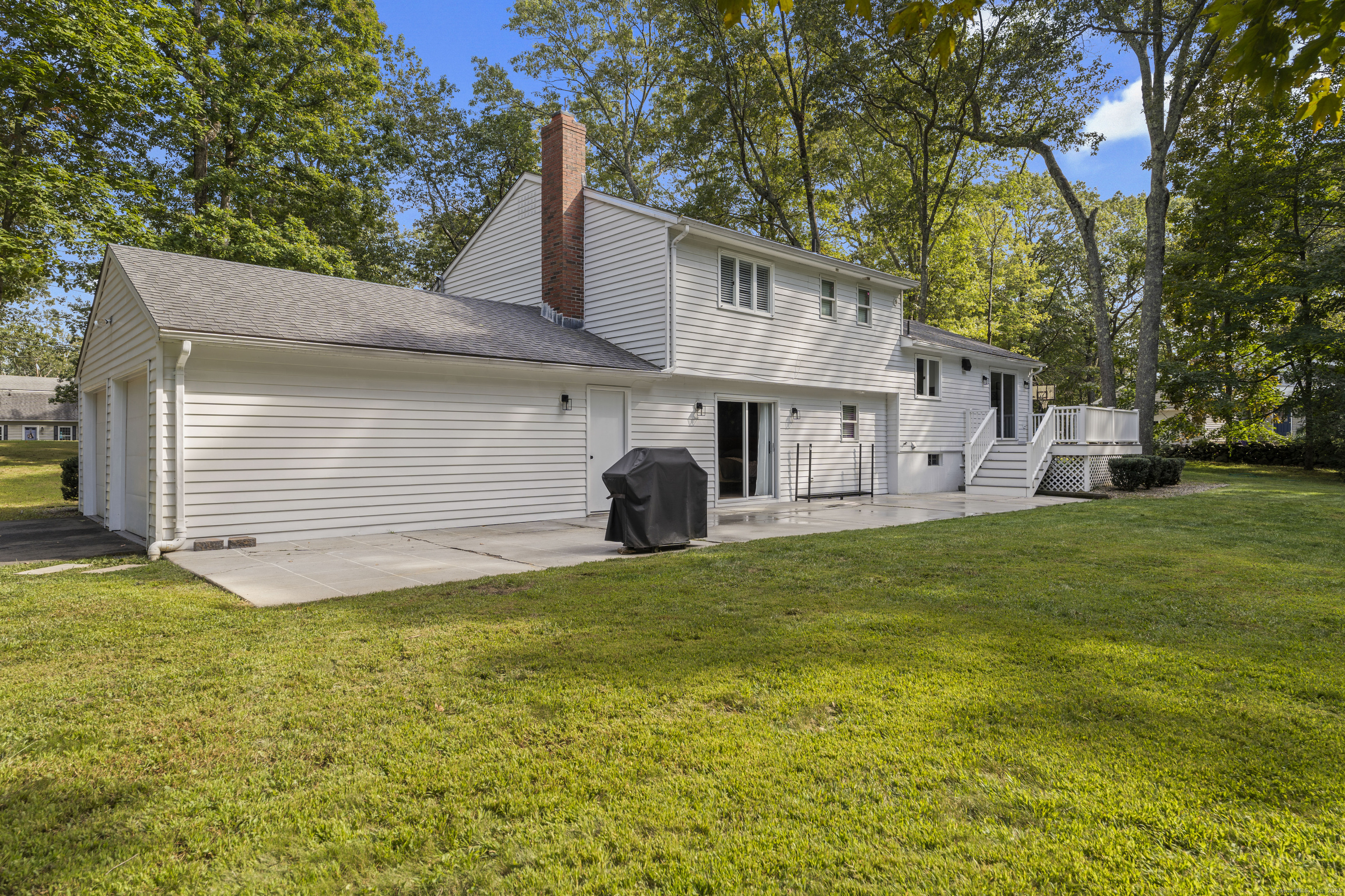 69 Squires Road Madison, CT 06443 - Photo 33 of 40