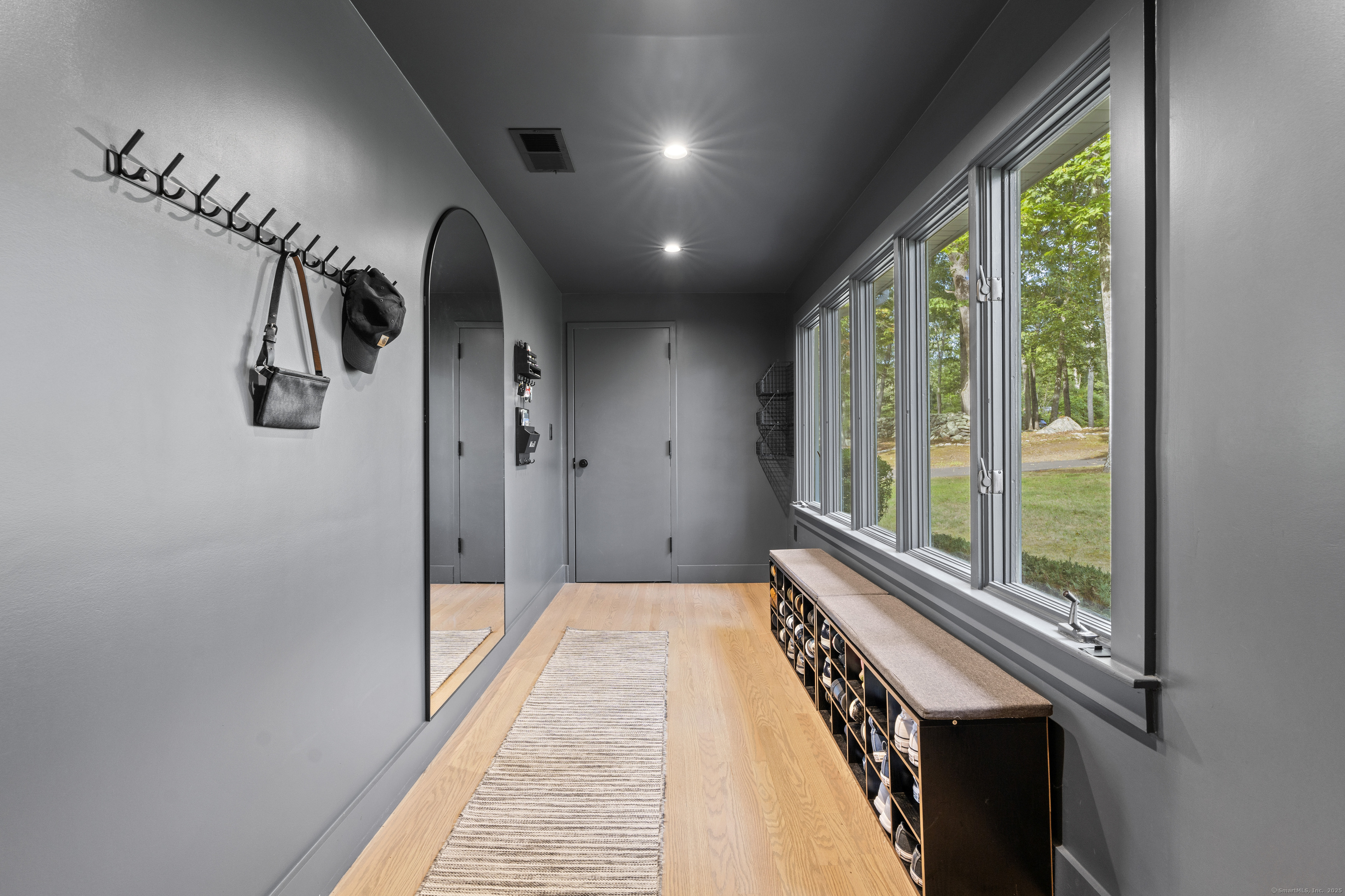 69 Squires Road Madison, CT 06443 - Photo 4 of 40