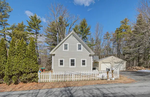 $335,000 | 48 Bradford Road, Sunapee, NH 03782