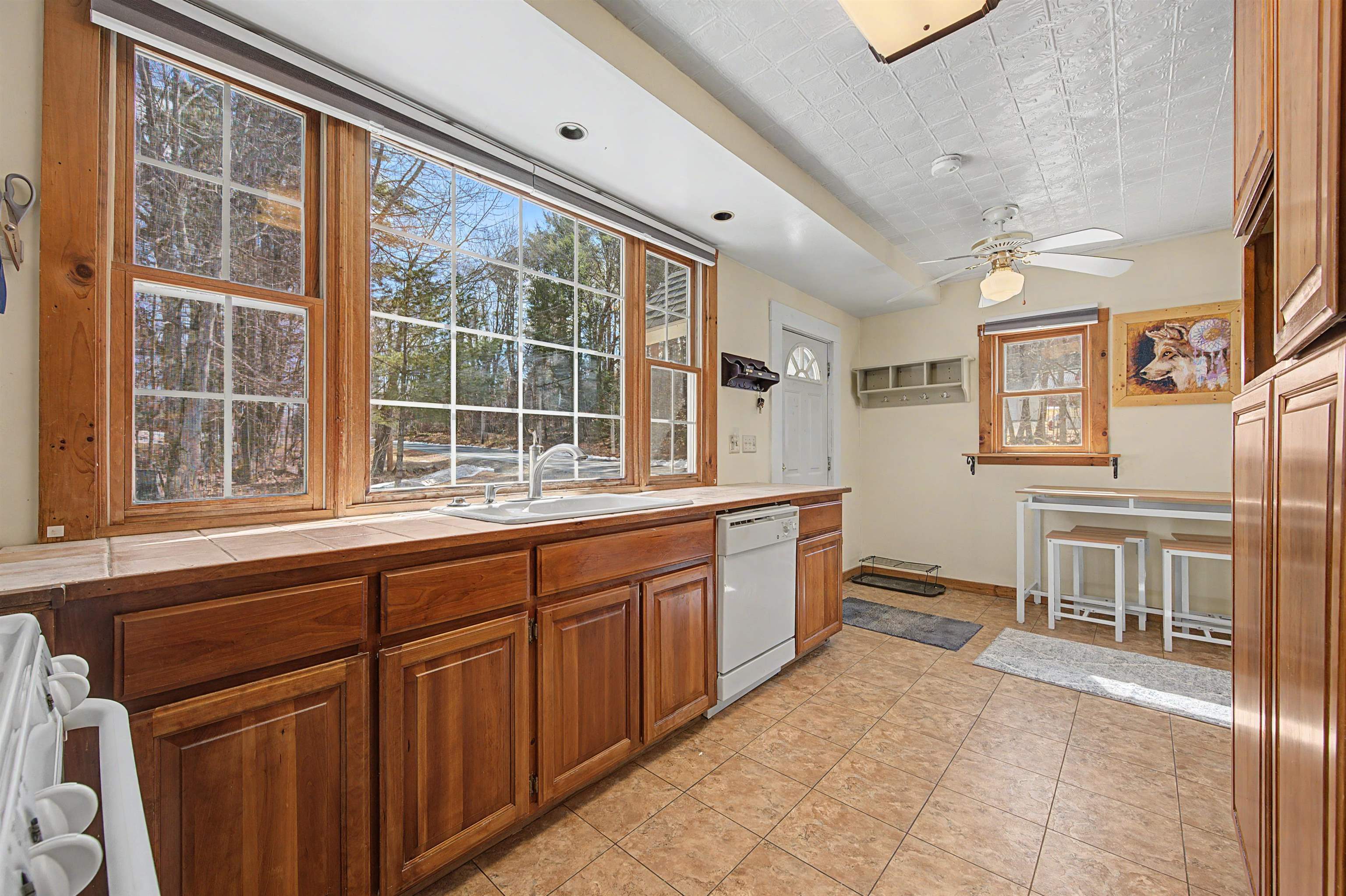 48 Bradford Road Sunapee, NH 03782 - Photo 5 of 40