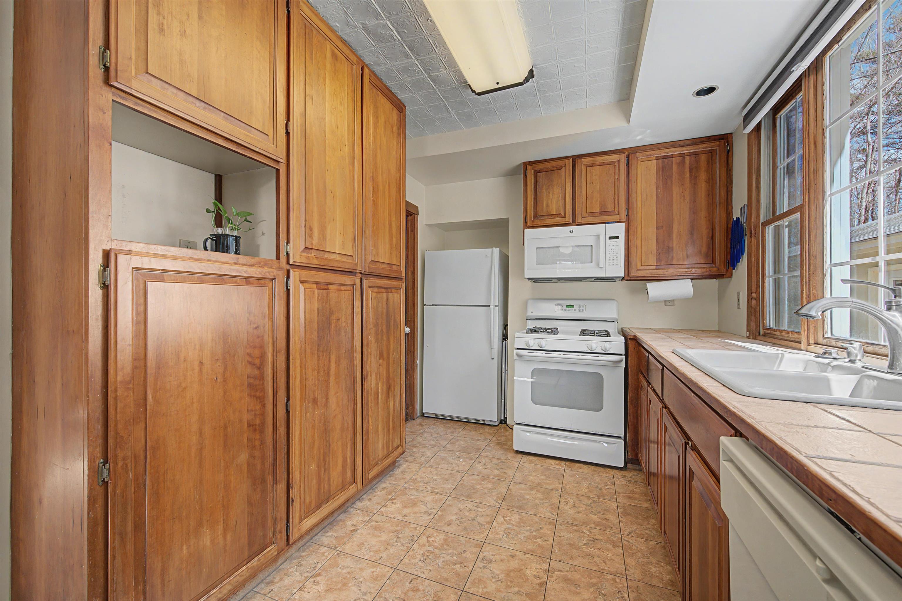 48 Bradford Road Sunapee, NH 03782 - Photo 6 of 40