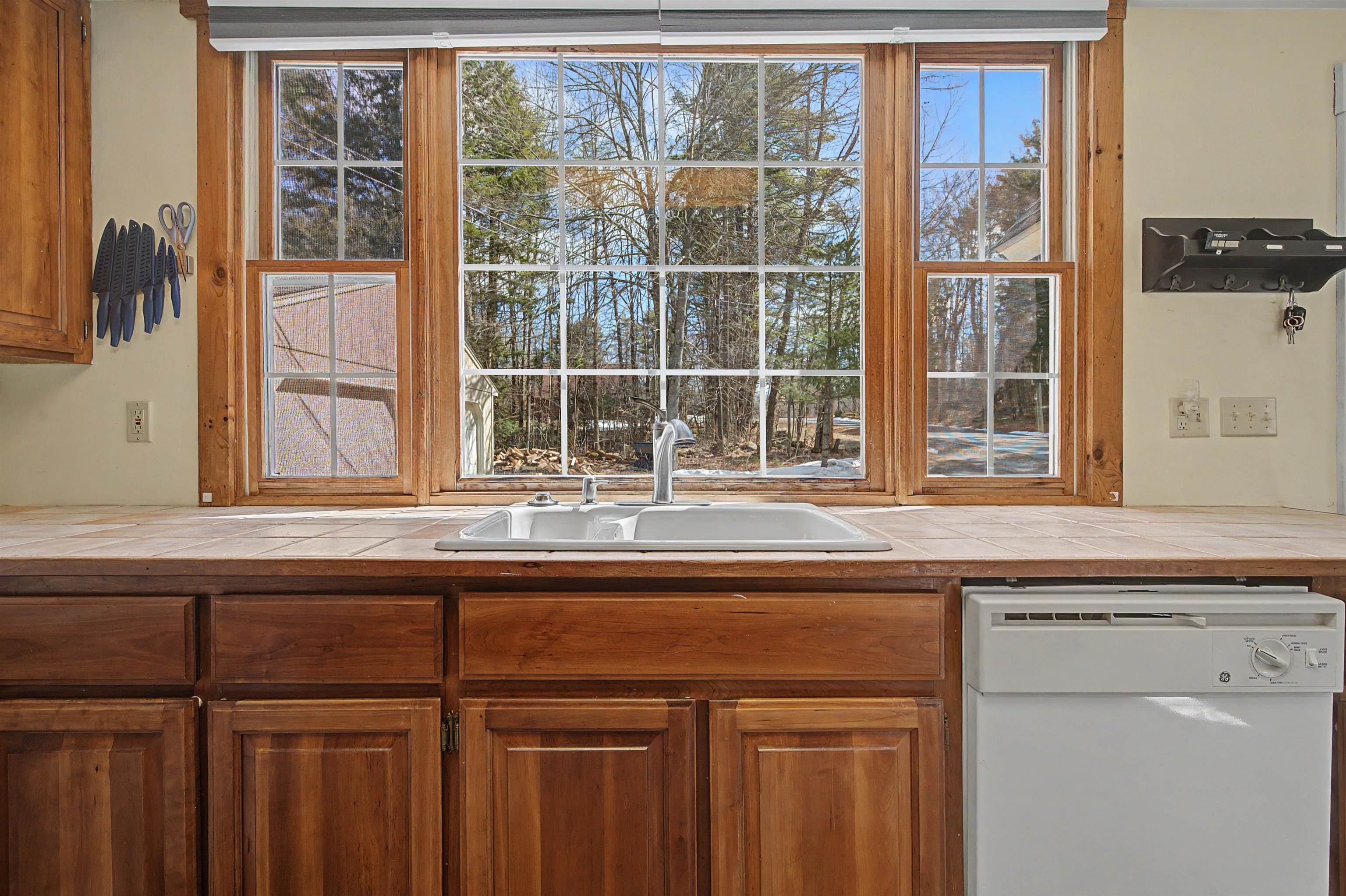 48 Bradford Road Sunapee, NH 03782 - Photo 7 of 40