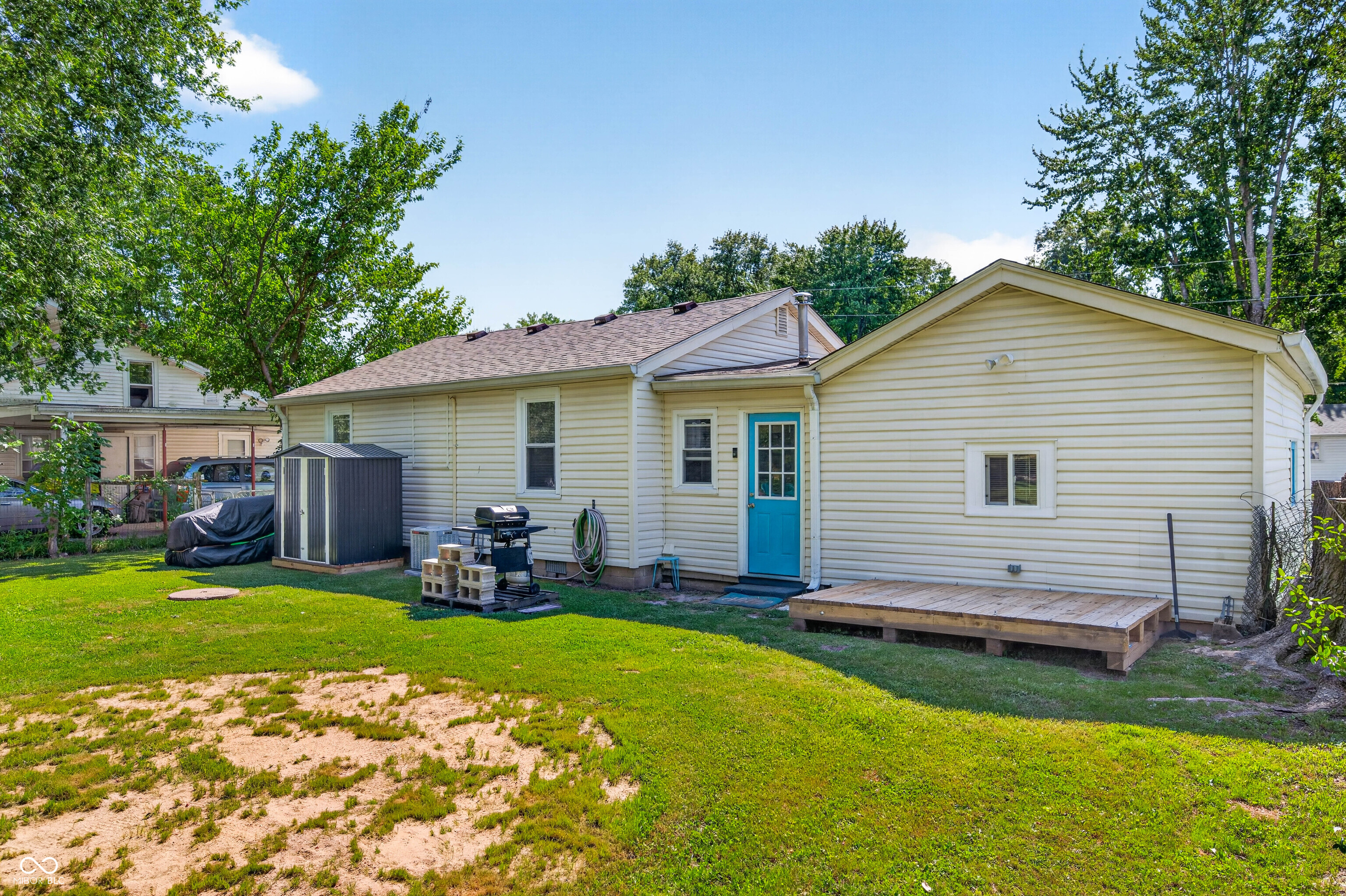 221 Della Road Columbus, IN 47203 - Photo 48 of 58