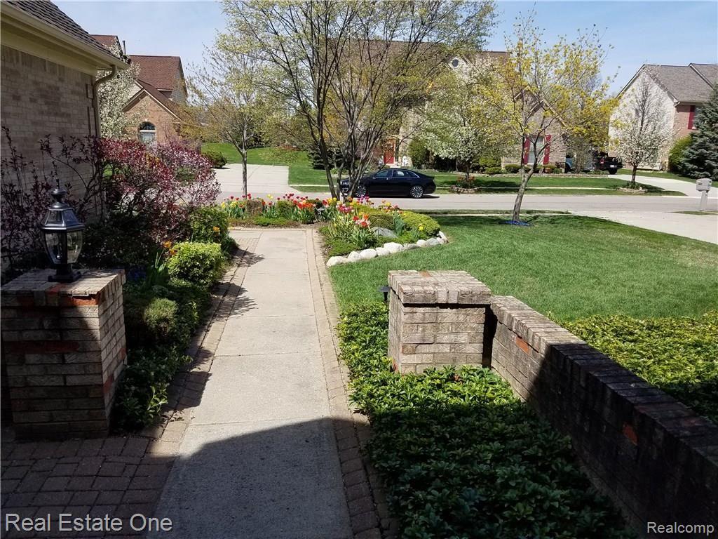46527 Mornington Road Canton, MI 48188 - Photo 10 of 49 View from the front door.