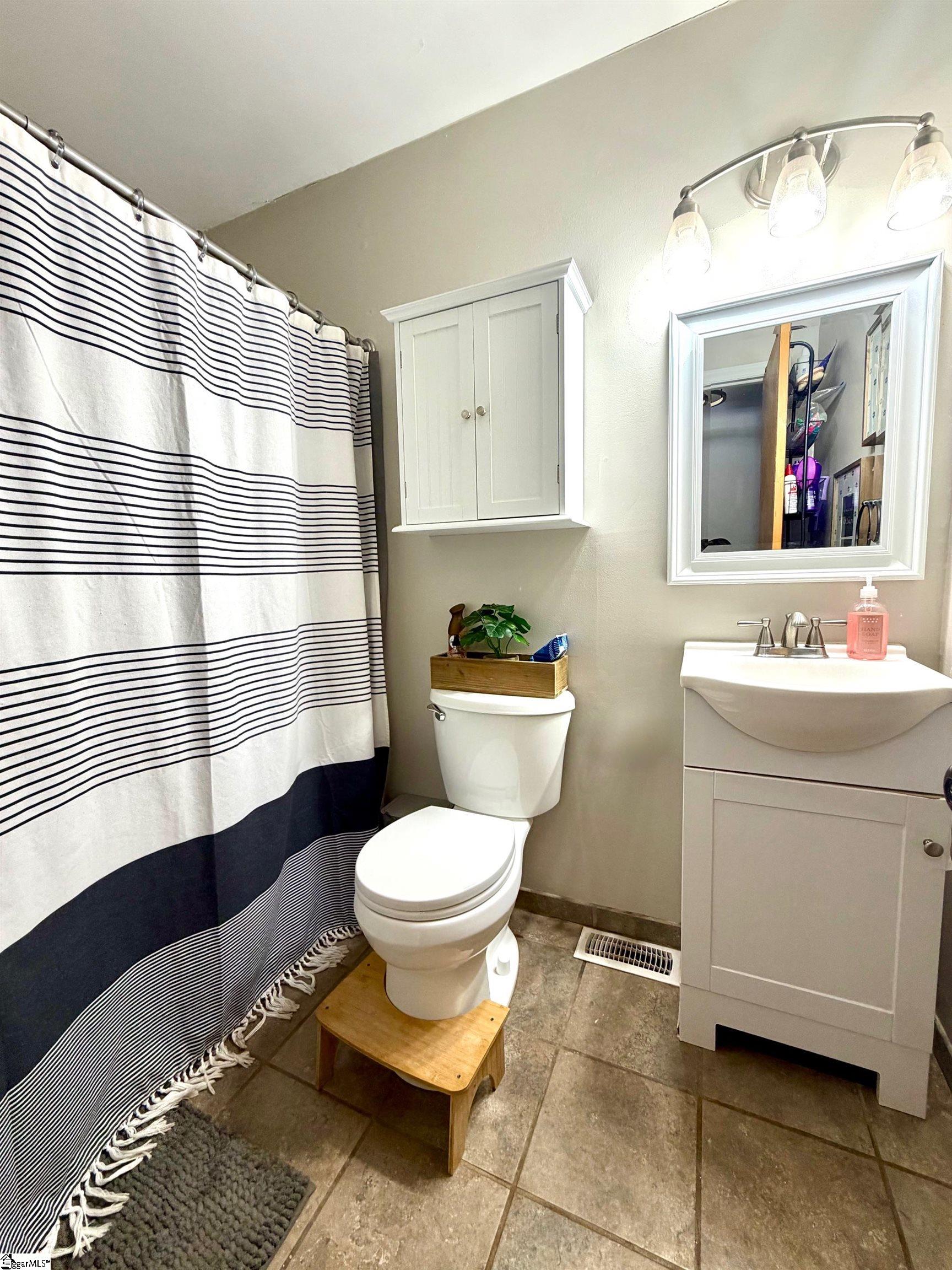 402 Calhoun Street Laurens, SC 29360 - Photo 8 of 16 Gallery Image 8