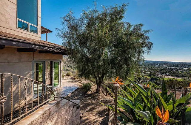 $2,550,000 | 2362 Edgehill Road, Vista, CA 92084