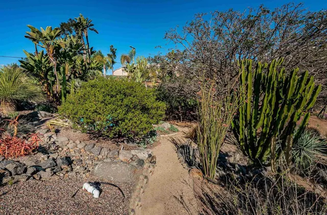 $2,550,000 | 2362 Edgehill Road, Vista, CA 92084