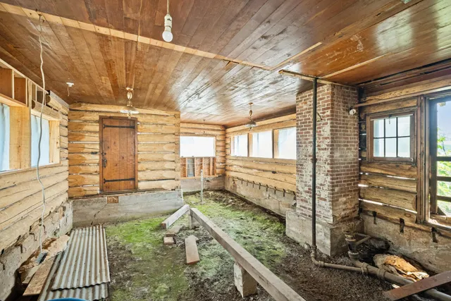 $585,000 | 1 Knapp Island, Birchwood, WI 54817