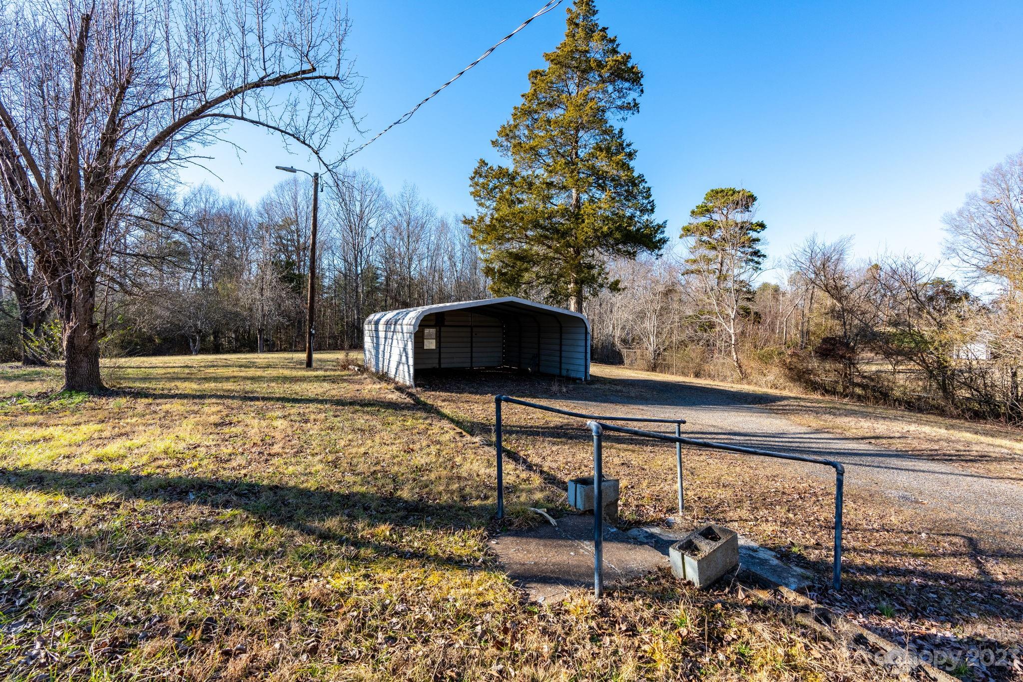 215 Cape Hickory Road Hickory, NC 28601 - Photo 7 of 34 a view of a back yard