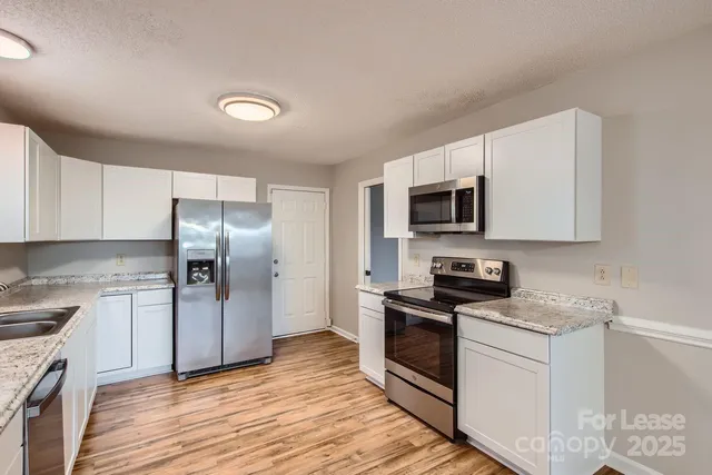 $1,895 | 7201 Canyon Drive, Charlotte, NC 28262