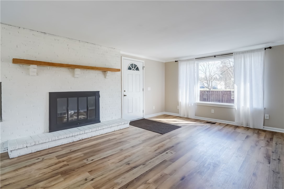 232 Ayrault Road Perinton, NY 14450 - Photo 14 of 36 Family Room.