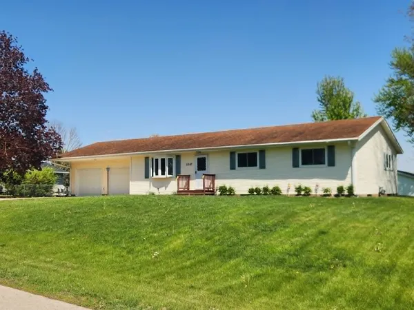 $189,900 | 2267 Eagle Drive, Freeport, IL 61032