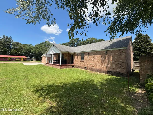 $175,000 | 814 West Claiborne Avenue, Greenwood, MS 38930