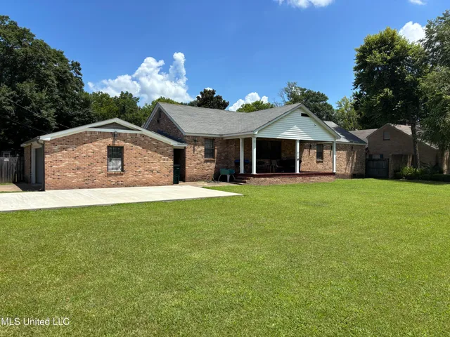 $200,000 | 814 West Claiborne Avenue, Greenwood, MS 38930