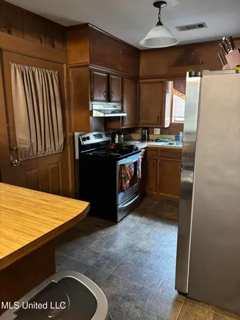 $175,000 | 814 West Claiborne Avenue, Greenwood, MS 38930