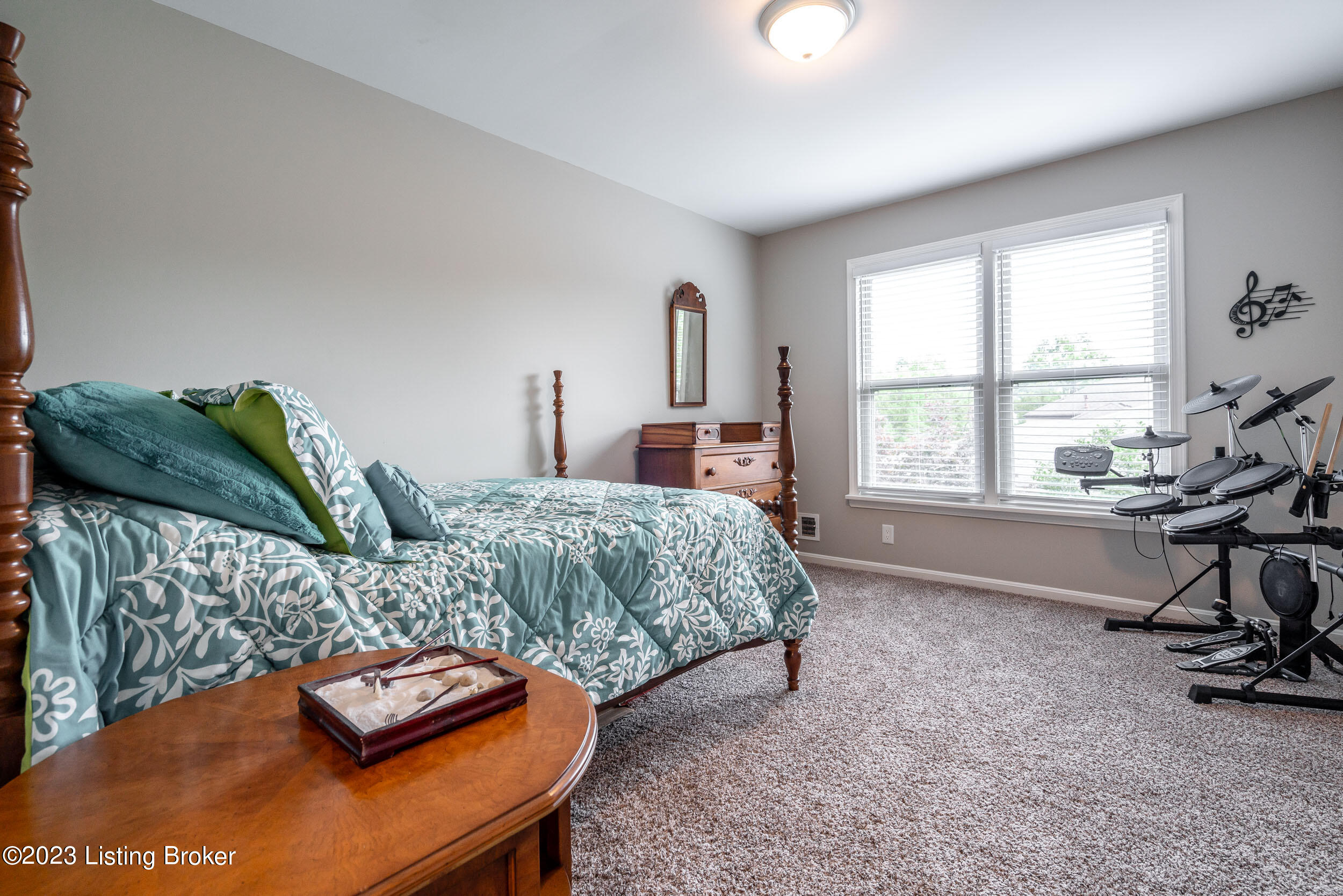305 Moser Road Louisville, KY 40243 - Photo 40 of 49 305 Moser Rd-040