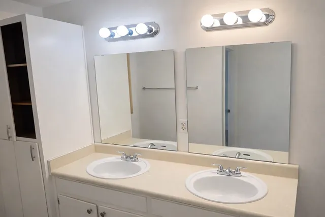 $1,800 | 2221 Timberwood Circle South, Tallahassee, FL 32304