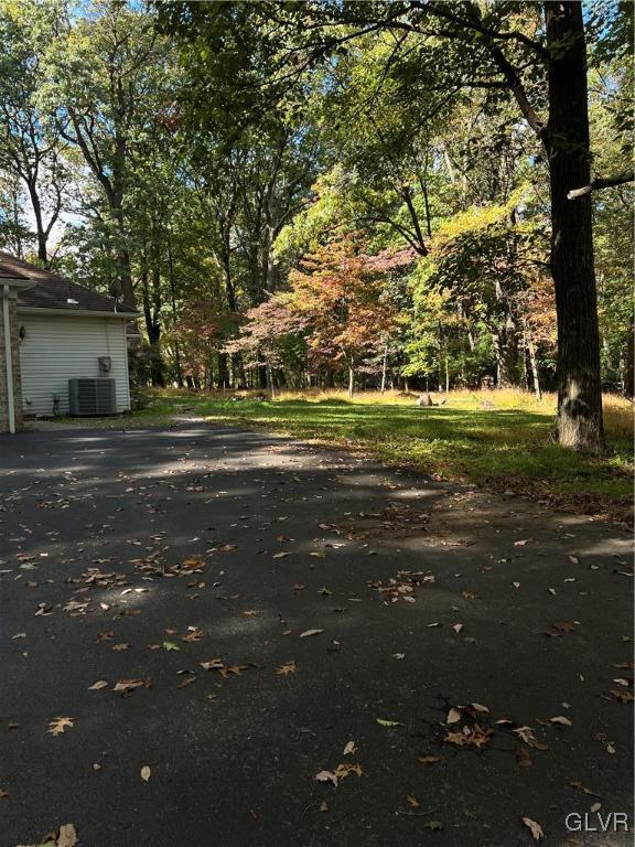 6223 Hilltop Road Orefield, PA 18069 - Photo 6 of 13 Gallery Image 6