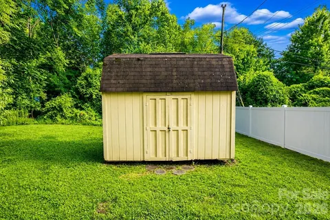 $650,000 | 3320 Winterfield Place, Charlotte, NC 28205