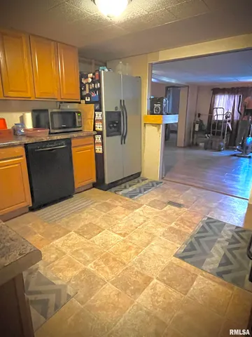 $94,900 | 225 Arrowhead Drive, Goreville, IL 62939