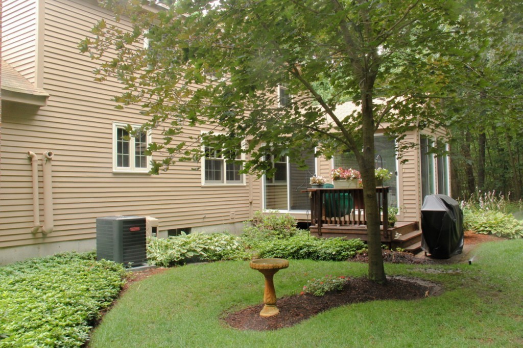 10 Hart Road Chelmsford, MA 01824 - Photo 4 of 20 Gallery Image 4
