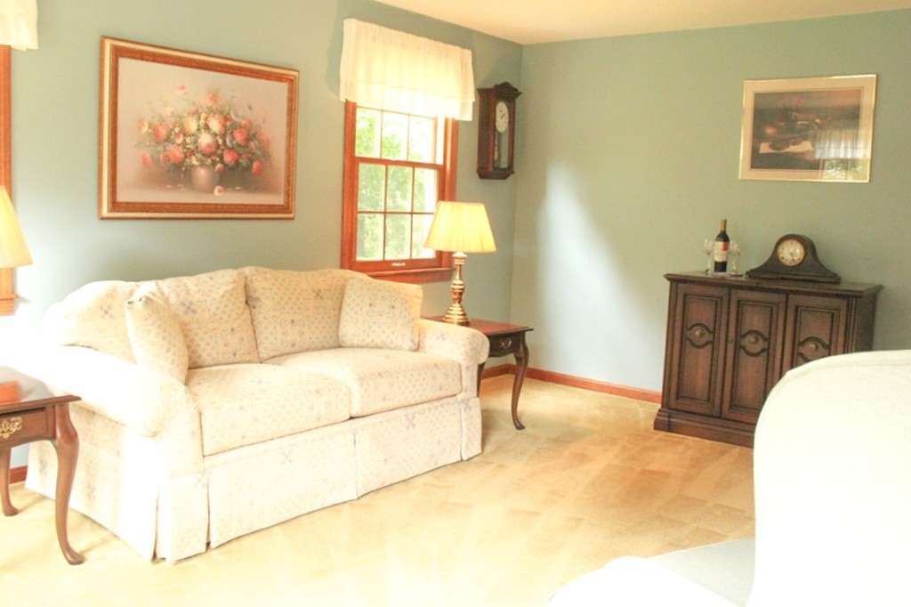 10 Hart Road Chelmsford, MA 01824 - Photo 7 of 20 Gallery Image 7
