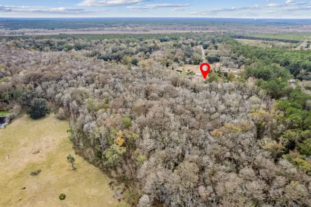 a house view with a outdoor space