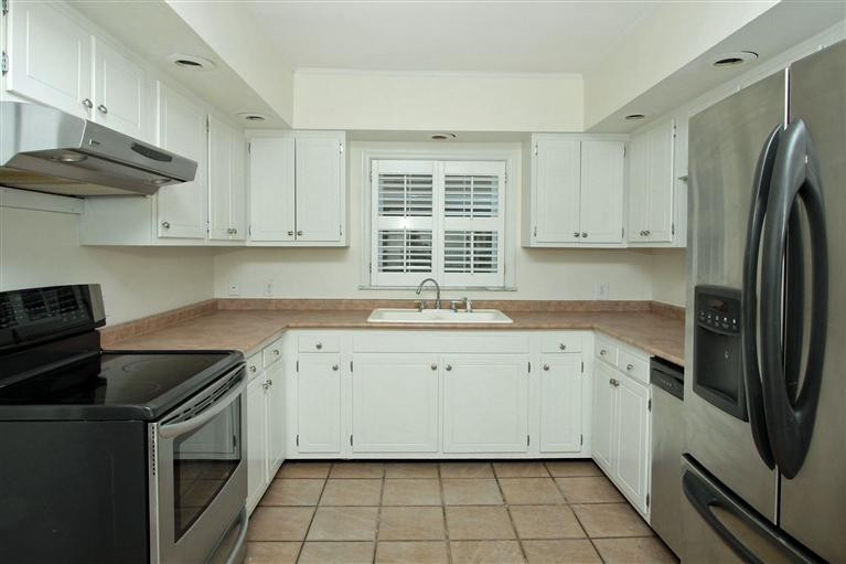 327 Chinoe Road Lexington, KY 40502 - Photo 8 of 23 Photo 8
