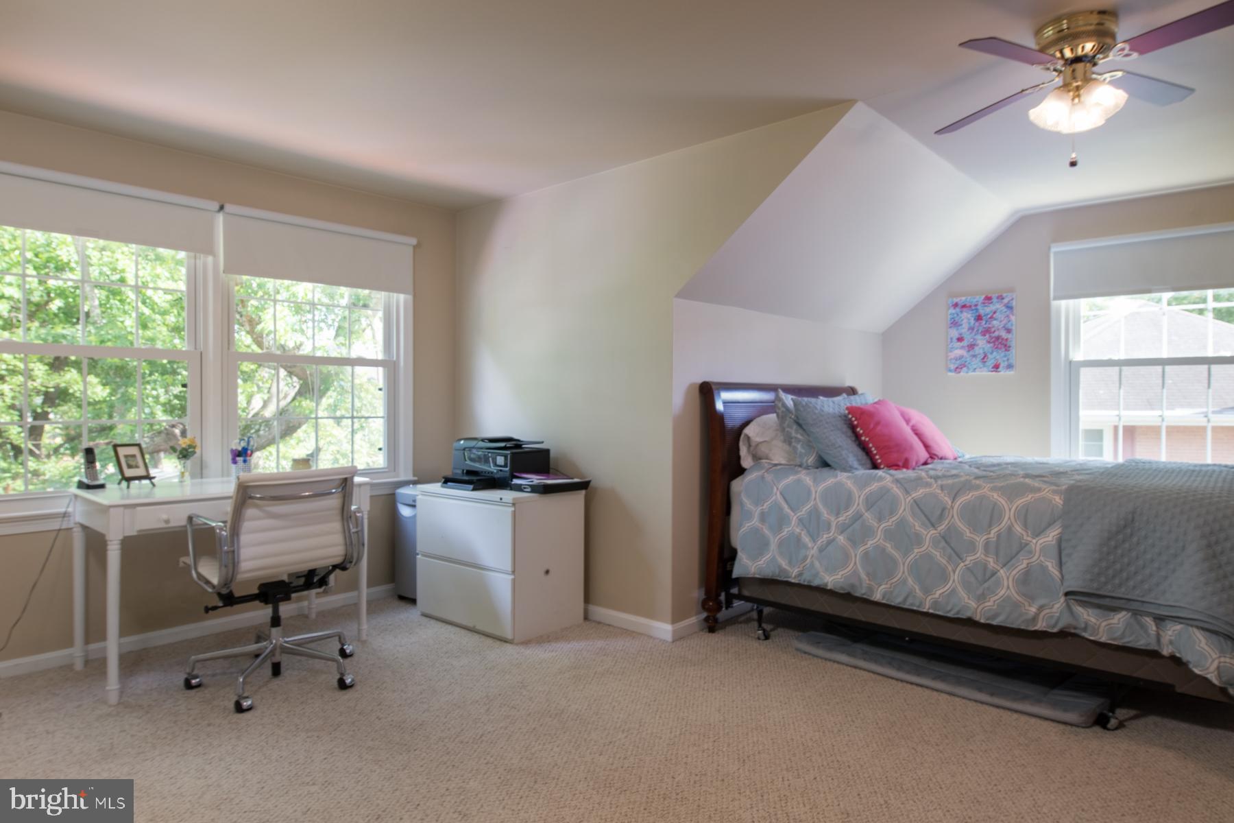 8425 Fort Hunt Road Alexandria, VA 22308 - Photo 12 of 24 oversized 4th bedroom with office alcove