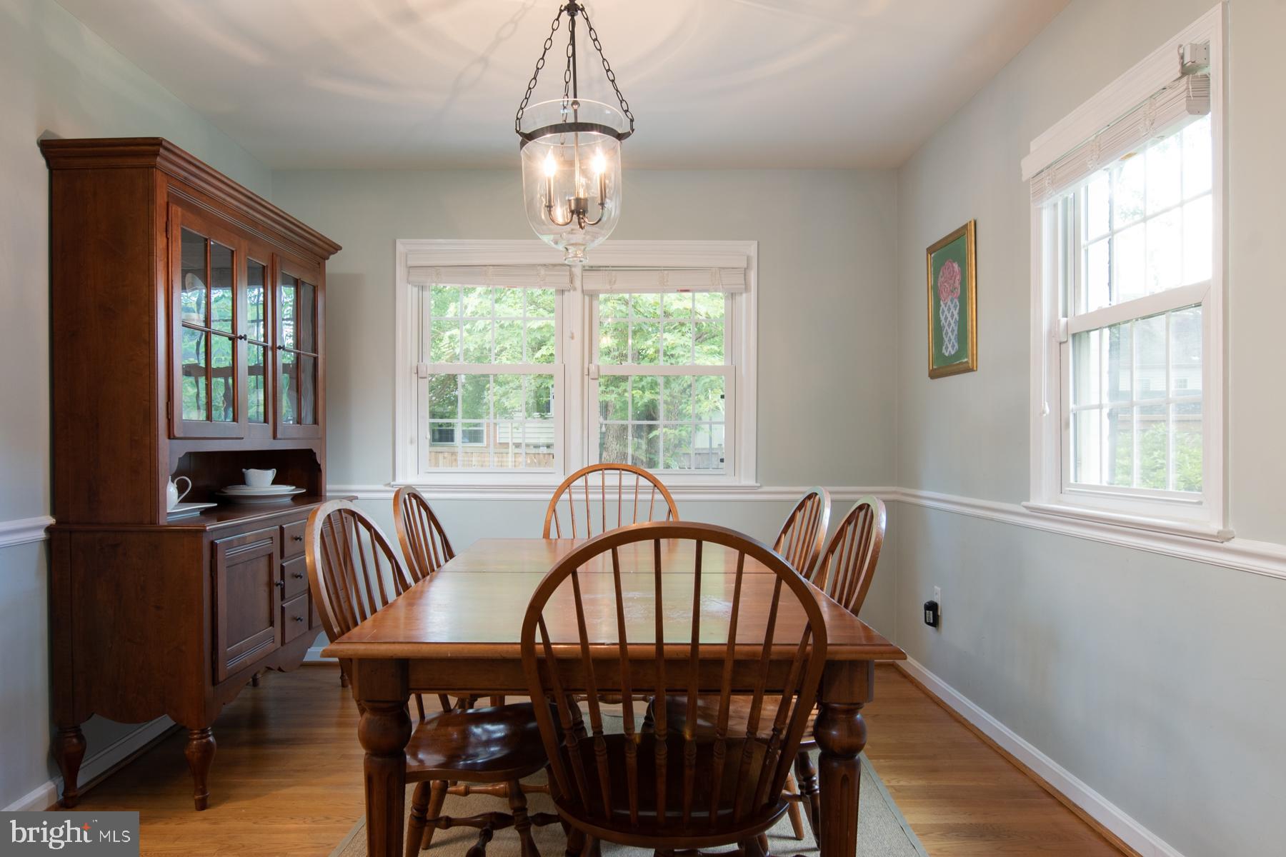 8425 Fort Hunt Road Alexandria, VA 22308 - Photo 4 of 24 spacious and bright dining room