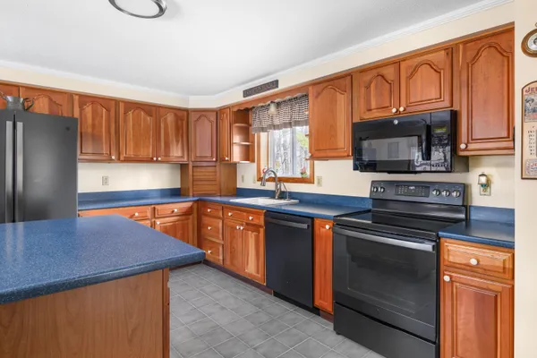 $749,000 | 30 Great Works Estates Road, North Berwick, ME 03906