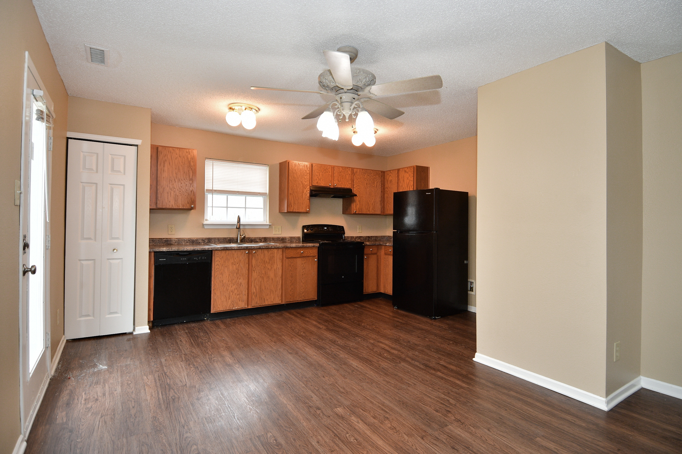 8930 Cardinal Flower Lane Indianapolis, IN 46231 - Photo 6 of 27