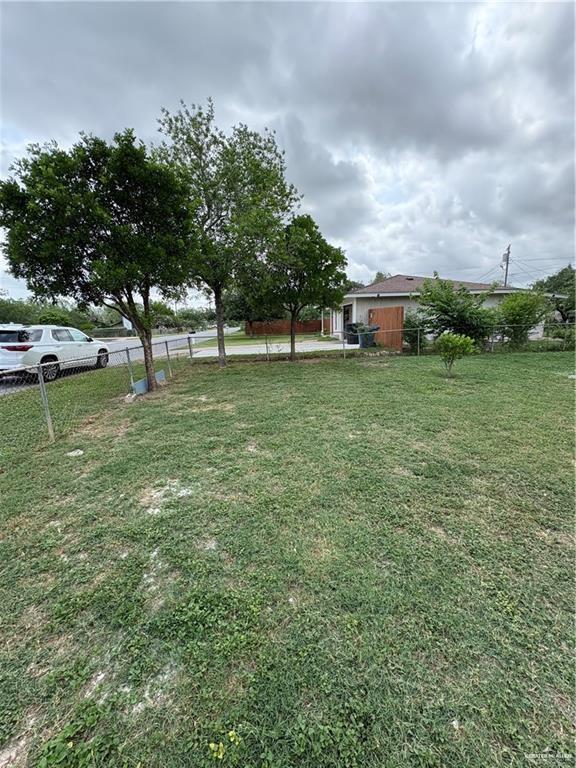 2617 Daytona Avenue McAllen, TX 78503 - Photo 12 of 17 a backyard of a house with lots of green space